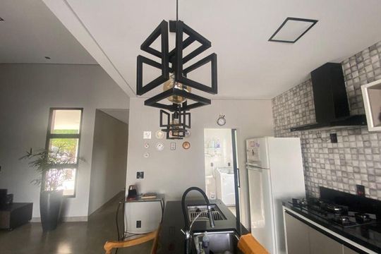 Casa à venda com 3 quartos, 186m² em Fazenda Santana, Valinhos