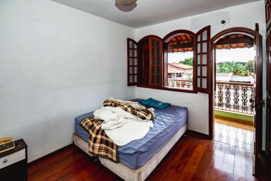 Casa para alugar com 4 quartos, 360m² em Floramar, Belo Horizonte