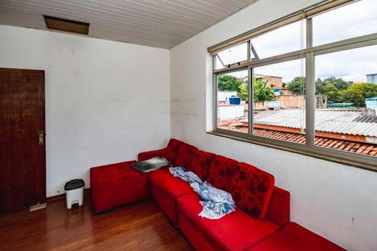 Casa para alugar com 4 quartos, 360m² em Floramar, Belo Horizonte