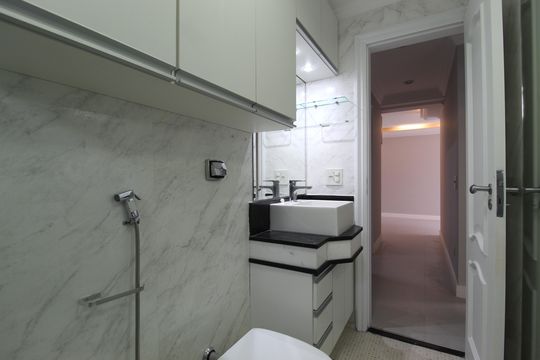 Banheiro de apartamento para alugar com 2 quartos, 50m² em Moema, São Paulo