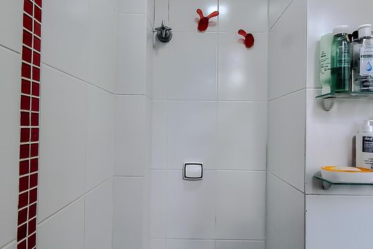 Banheiro de serviço de apartamento à venda com 3 quartos, 91m² em Vila Mariana, São Paulo