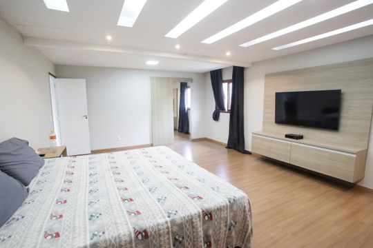 Quarto Suíte 1 de casa de condomínio à venda com 4 quartos, 400m² em Jacarepaguá, Rio de Janeiro