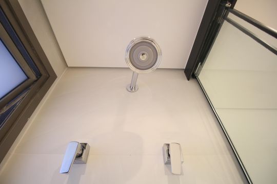 Banheiro de kitnet/studio para alugar com 1 quarto, 29m² em Indianópolis, São Paulo