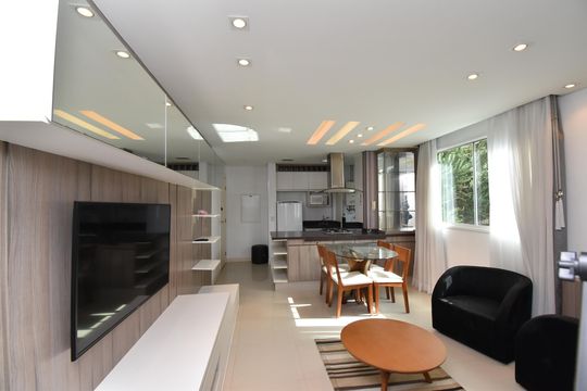 Apartamento à venda com 1 quarto, 57m² em Bigorrilho, Curitiba