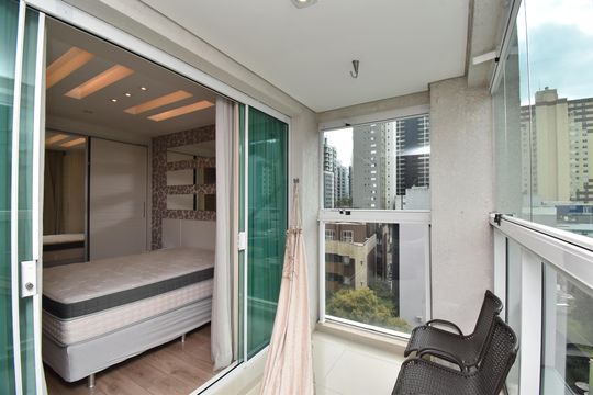 Sacada de apartamento à venda com 1 quarto, 57m² em Bigorrilho, Curitiba