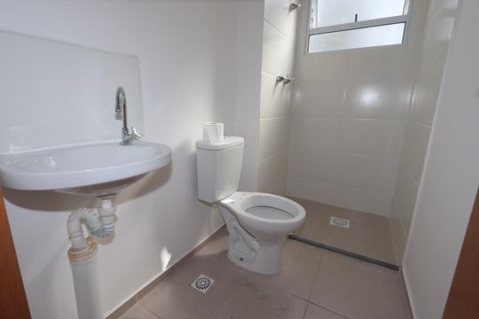 Banheiro de apartamento à venda com 2 quartos, 40m² em Cidade São Mateus, São Paulo