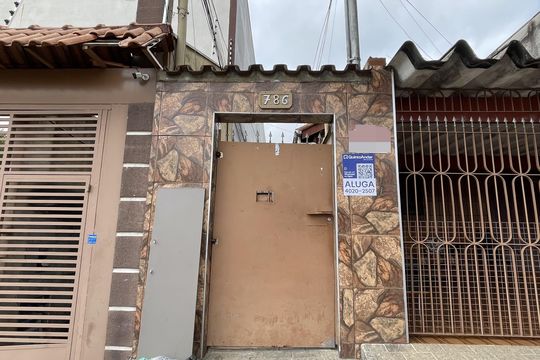 Fachada de casa para alugar com 1 quarto, 70m² em Vila Ré, São Paulo