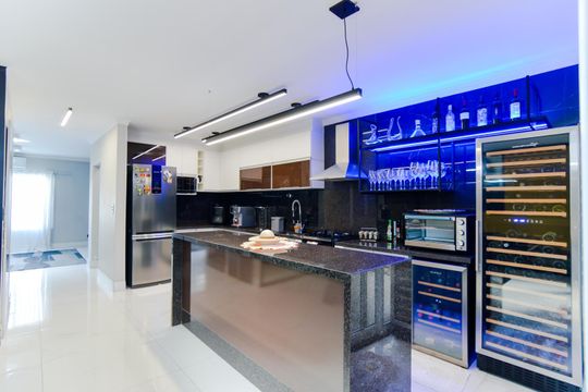 Cozinha de casa de condomínio à venda com 3 quartos, 127m² em Portal dos Gramados, Guarulhos