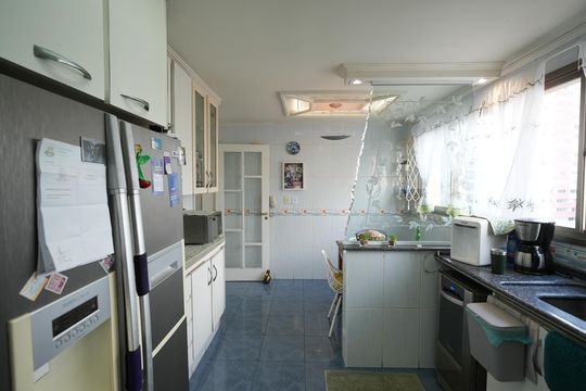 Cozinha de apartamento à venda com 3 quartos, 143m² em Vila Assunção, Santo André