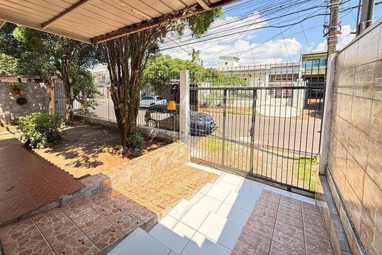 Casa à venda com 2 quartos, 138m² em Igara, Canoas