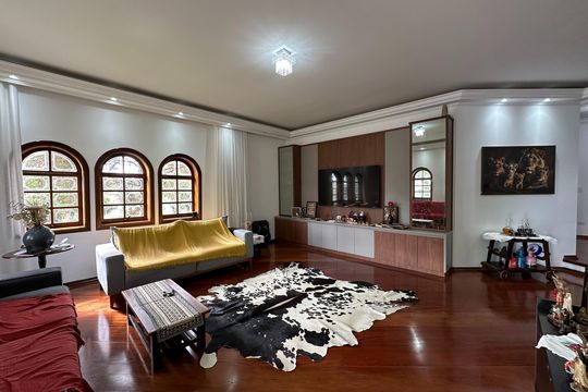 Casa de Condomínio para alugar com 5 quartos, 435m² em Jardim California, Jacareí
