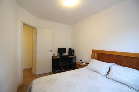 Quarto de apartamento à venda com 1 quarto, 68m² em Barra Olímpica, Rio de Janeiro