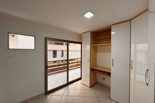 Quarto de apartamento para alugar com 3 quartos, 90m² em Recreio dos Bandeirantes, Rio de Janeiro