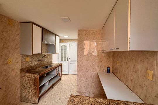 Cozinha e Área de Serviço de apartamento para alugar com 3 quartos, 90m² em Recreio dos Bandeirantes, Rio de Janeiro