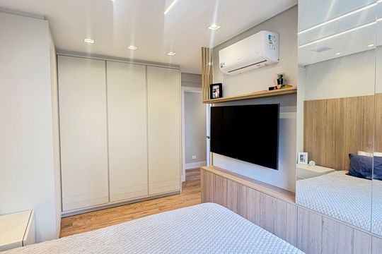 Quarto de apartamento à venda com 2 quartos, 99m² em Bacacheri, Curitiba