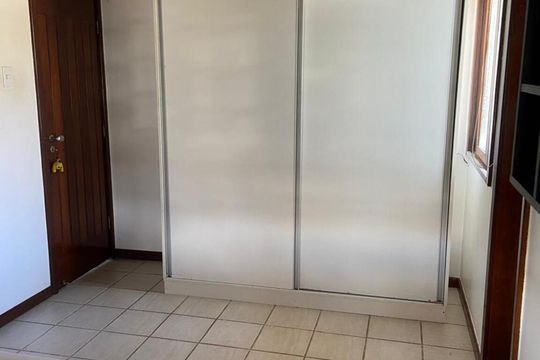 Quarto de casa para alugar com 5 quartos, 390m² em Jaguaribe, Salvador