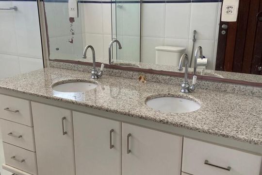 Banheiro de casa para alugar com 5 quartos, 390m² em Jaguaribe, Salvador
