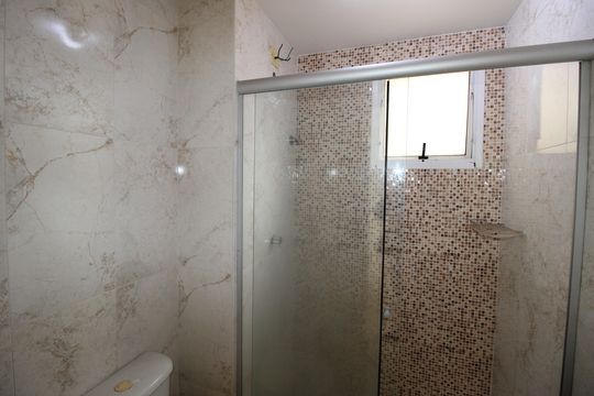 Banheiro de apartamento à venda com 2 quartos, 45m² em Fazenda Aricanduva, São Paulo