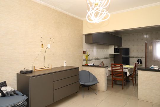 Sala de casa à venda com 3 quartos, 150m² em Vila Carmosina, São Paulo