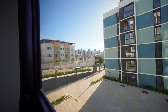 Vista  de apartamento para alugar com 2 quartos, 55m² em Serraria, São José