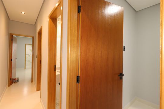 Corredor de casa à venda com 3 quartos, 125m² em Parque Capuava, Santo André