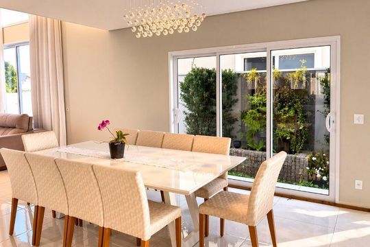 Casa à venda com 4 quartos, 306m² em Parque Lausanne, Valinhos