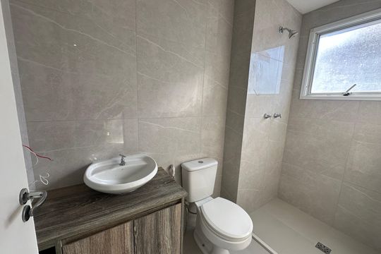 Banheiro da Suíte de apartamento à venda com 3 quartos, 65m² em Jardim Sao Pedro, Barueri