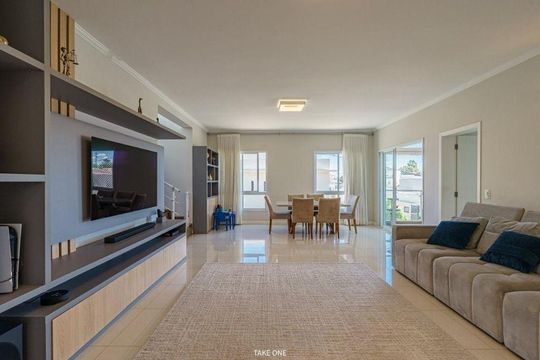 Casa à venda com 3 quartos, 321m² em Colina dos Pinheiros, Valinhos