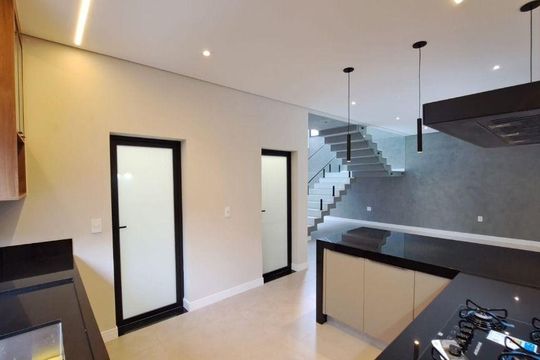 Casa à venda com 3 quartos, 219m² em Vila Pagano, Valinhos
