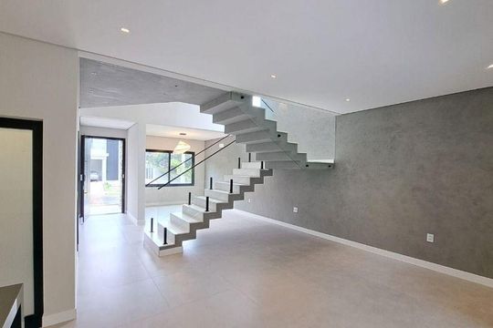 Casa à venda com 3 quartos, 219m² em Vila Pagano, Valinhos