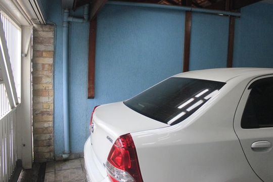 Garagem de casa à venda com 3 quartos, 188m² em Parque Renato Maia, Guarulhos