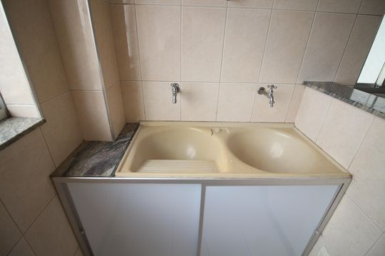 Área de Serviço de apartamento para alugar com 3 quartos, 110m² em Água Branca, Contagem