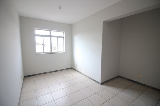 Sala de apartamento para alugar com 3 quartos, 110m² em Água Branca, Contagem