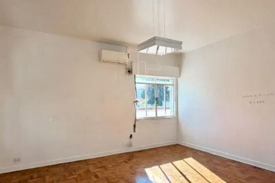 Casa à venda com 4 quartos, 320m² em Sumaré, São Paulo