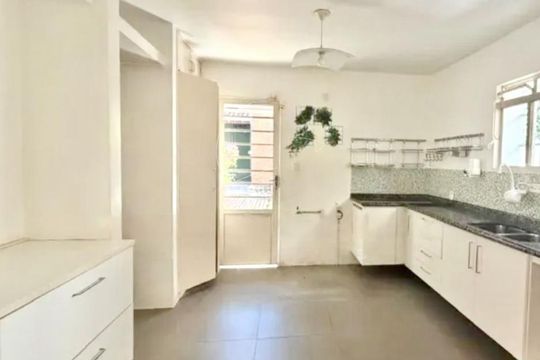 Casa à venda com 4 quartos, 320m² em Sumaré, São Paulo