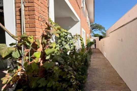 Casa à venda com 4 quartos, 320m² em Sumaré, São Paulo