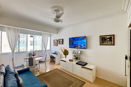 Sala de apartamento para alugar com 2 quartos, 71m² em Copacabana, Rio de Janeiro