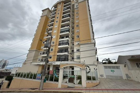 Apartamento para alugar com 2 quartos, 66m² em Barreiros, São José