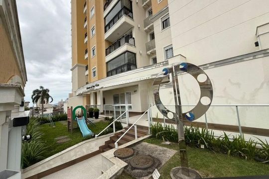 Apartamento para alugar com 2 quartos, 66m² em Barreiros, São José