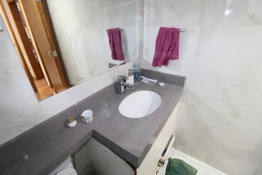 Banheiro de apartamento para alugar com 2 quartos, 46m² em Conjunto Residencial José Bonifácio, São Paulo