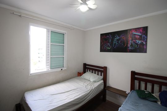 Quarto 1 de apartamento para alugar com 2 quartos, 46m² em Conjunto Residencial José Bonifácio, São Paulo