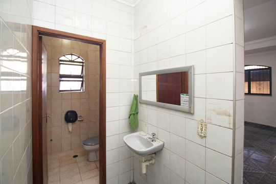 Banheiro 2 de casa para alugar com 3 quartos, 200m² em Vila Gustavo, São Paulo