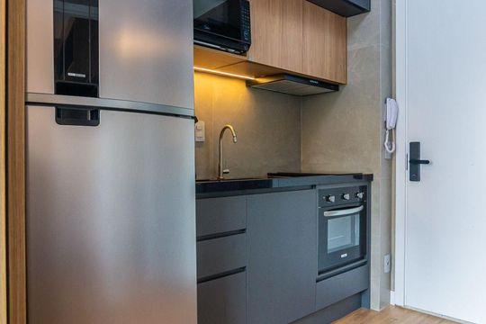 Cozinha de apartamento para alugar com 1 quarto, 30m² em Vila Nova Conceição, São Paulo