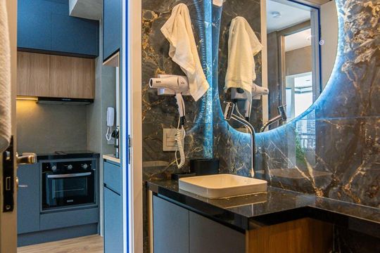 Banheiro de apartamento para alugar com 1 quarto, 30m² em Vila Nova Conceição, São Paulo