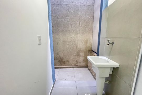 Área de Serviço de kitnet/studio para alugar com 1 quarto, 30m² em Jardim Bonfiglioli, São Paulo