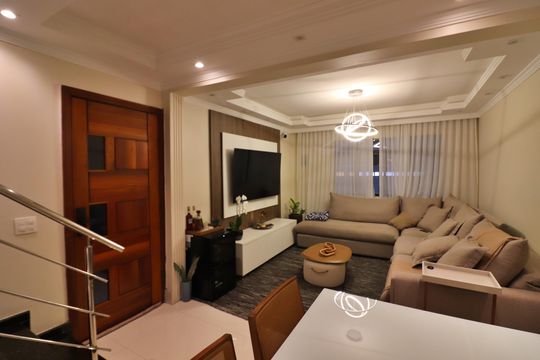 Sala  de casa à venda com 4 quartos, 450m² em Batistini, São Bernardo do Campo