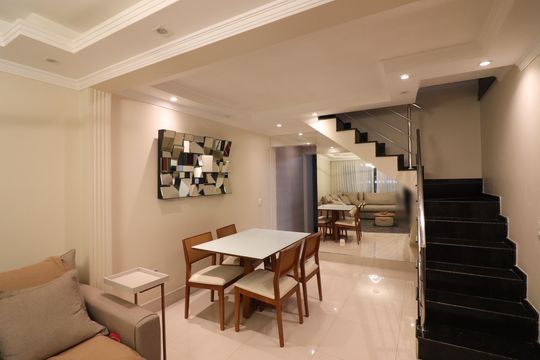 Sala  de casa à venda com 4 quartos, 450m² em Batistini, São Bernardo do Campo