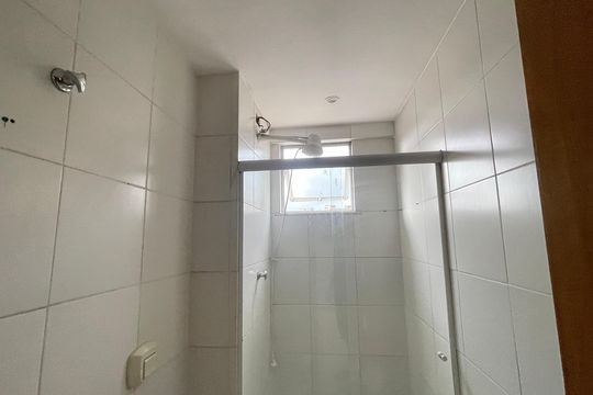 Banheiro de apartamento para alugar com 2 quartos, 90m² em Vila Centenario, Duque de Caxias