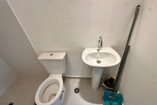 Banheiro de kitnet/studio à venda com 1 quarto, 26m² em Santo Amaro, São Paulo