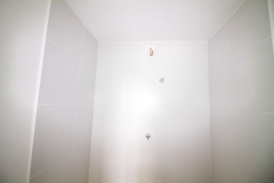 Banheiro de kitnet/studio para alugar com 1 quarto, 26m² em Santo Amaro, São Paulo